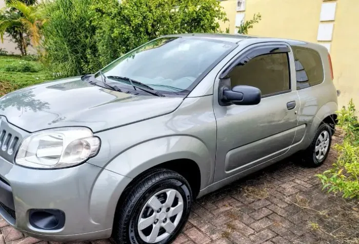 Fiat Uno Vivace Celeb. 1.0 EVO F. Flex 8V 3P 2014