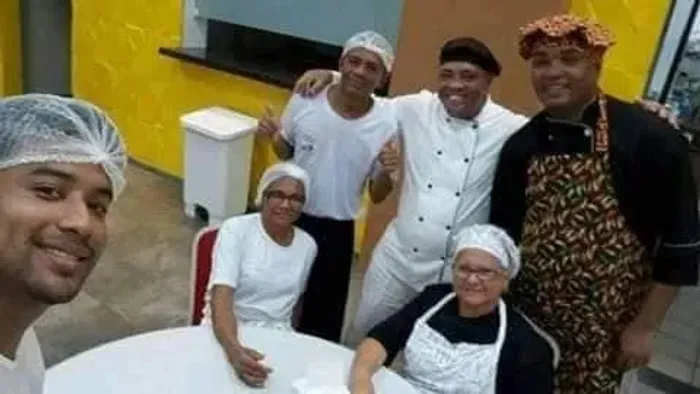 Trabalho com uma Equipe capacitadas prestando serviços de mão de obras