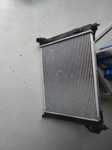 Radiador e condicionador de Sentra 2016