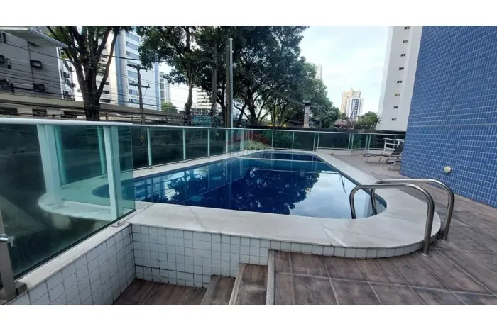 Apartamento no Espinheiro 143m², 4 quartos, 4 banheiros, 2 vagas garagem, piscina, sala de