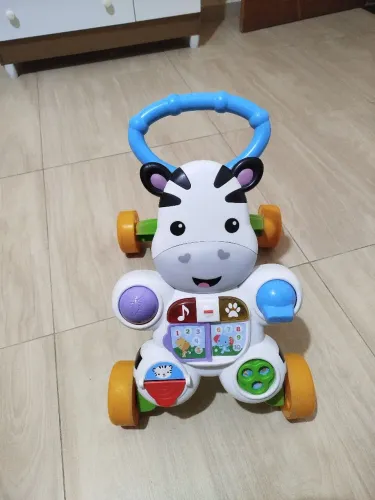 Andador zebrinha Fisher Price com luzes e sons