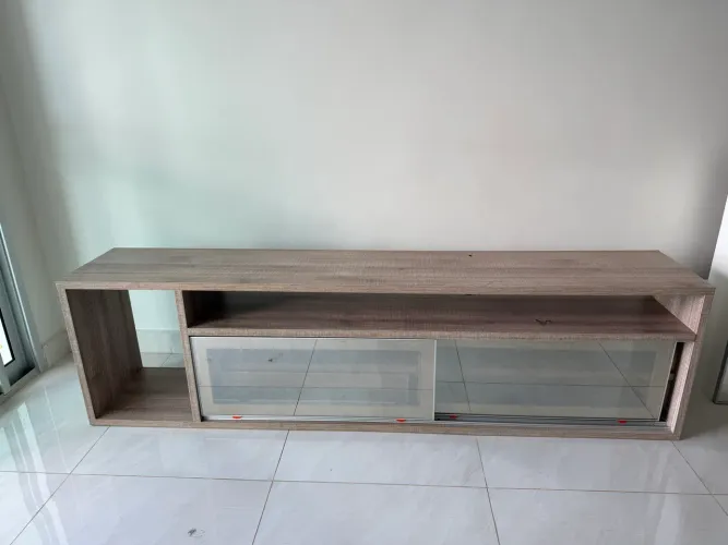 Rack para TV 1,97m com Portas de Vidro - Excelente Estado