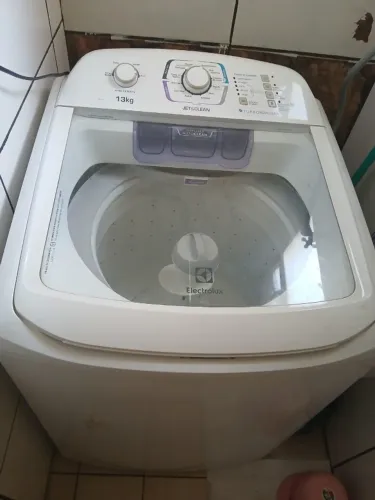 Vendo máquina de lavar usado- conservada