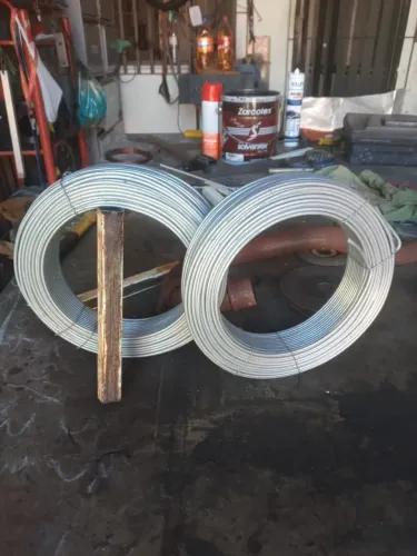 Material de construção vende-se dois rolos de arame para cerca elétrica 150,00 os dois