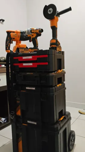 Caixa de ferramenta modulada Dewalt versão McLaren com ferramentas