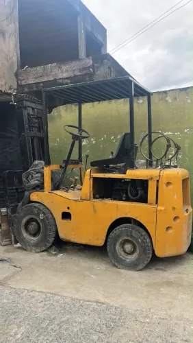 Empilhadeira 2000 kg