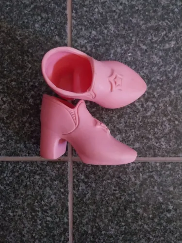 Boneca só o sapato 