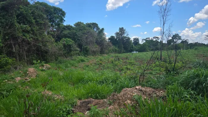 VENDO TERRENO EM CONDOMINIO DE CHACARA
