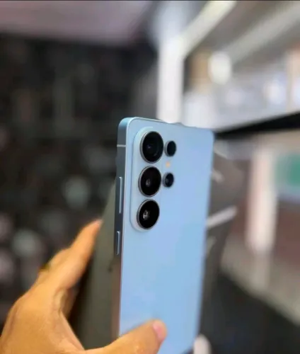Celular s26 ultra estado de novo contato *35
