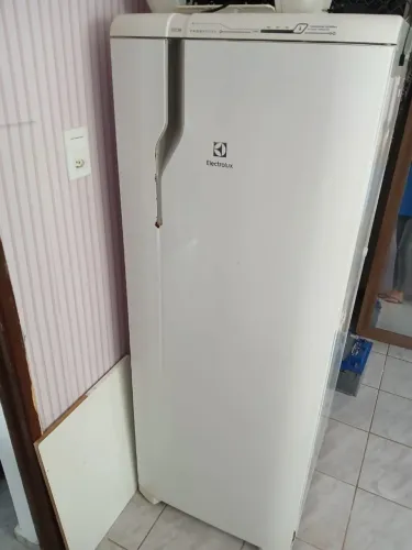 Vendo geladeira Eletrolux Fost free