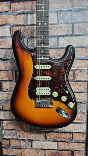 Guitarra Fender Stratocaster Edição Especial American Standard HSS 1996