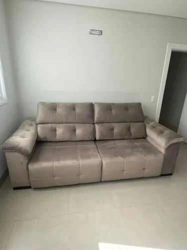 Sofá novo com dois lados retrateis e costas reclinaveis
