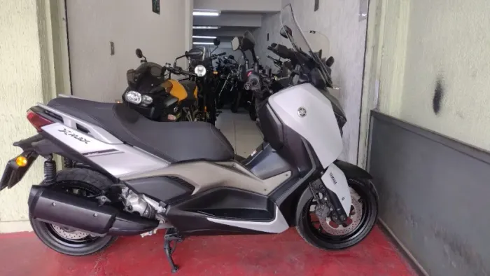 YAMAHA X,MAX 250 CONNECTED ABS 2025 CINZA IMPECAVEL COM APENAS 5.000KM e GARANTIA TOTAL