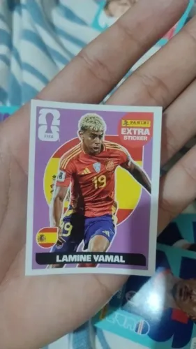 Figurinha Yamal lilás 