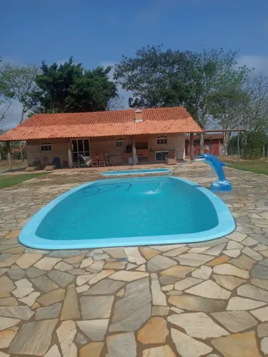 Chácara 35000m2, Casa Sede 180m2, 3 Dormitórios, 1 Suíte, Varanda, Piscina, Barracão para 