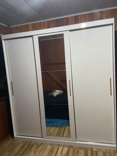 Guarda roupa grande