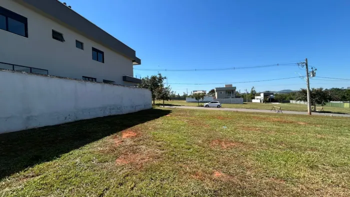 Lote Terras Alpha 2 - Lote no de 300,82 m2 em Senador Canedo