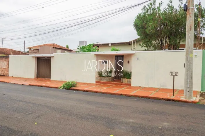 Casa com 4 dormitórios à venda, 358 m² por R$ 890.000,00 - Jardinópolis - Jardinópolis/SP
