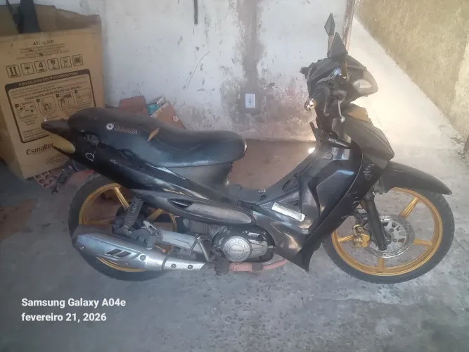 Vende - se uma moto