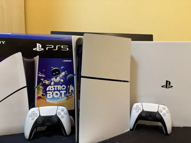 Vendo Ps5 slim com 3 meses de uso + 1 controle