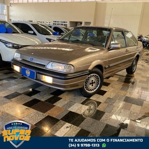 Ford Versailles Ghia 2.0i / 2.0 2P E 4P (álcool) 1993