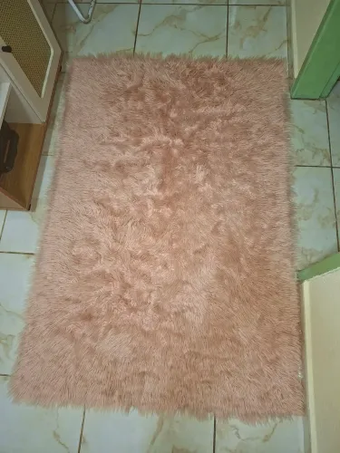 Tapete usado porém bem conservado em ótimo estado.