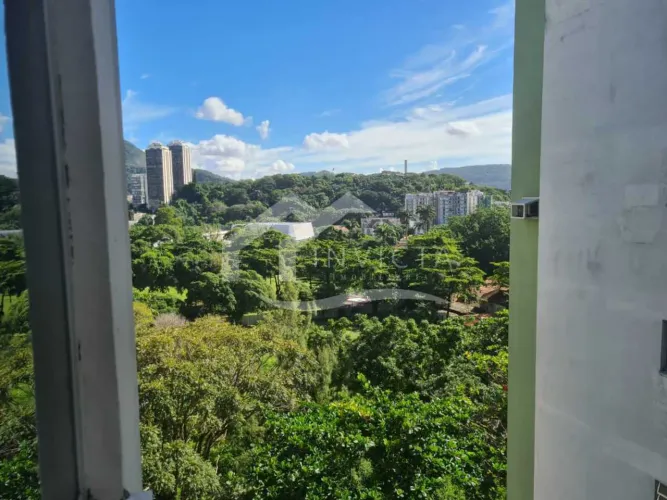 SALA QUARTO COM VISTA VERDE EM RUA NOBRE PRÓXIMO AO RIO SUL
