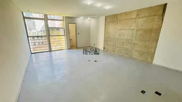 Sala Comercial à venda no Cruzeiro.