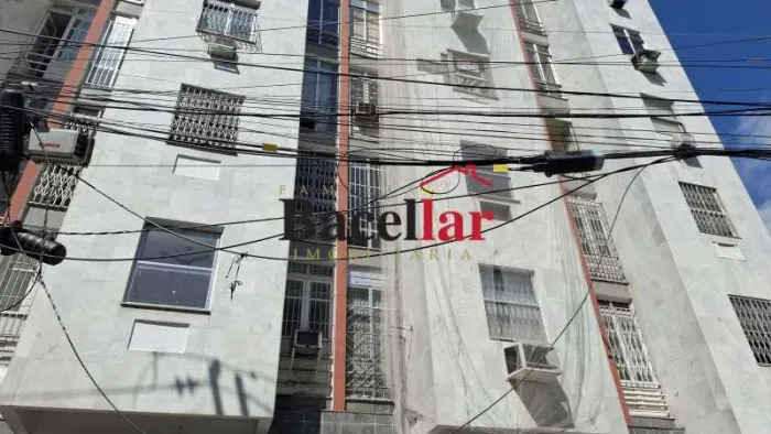 Ótima Localização.