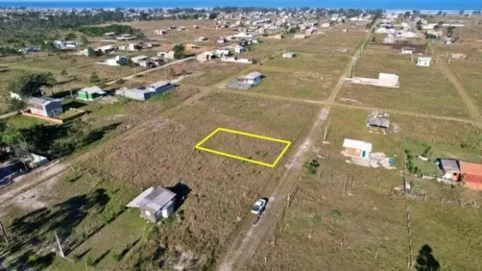 Terreno no bairro Guairaca em Balneário Arroio do Silva-SC