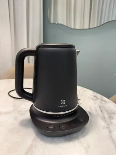 Chaleira Elétrica Electrolux Expert EKP70 220V Pouco Uso