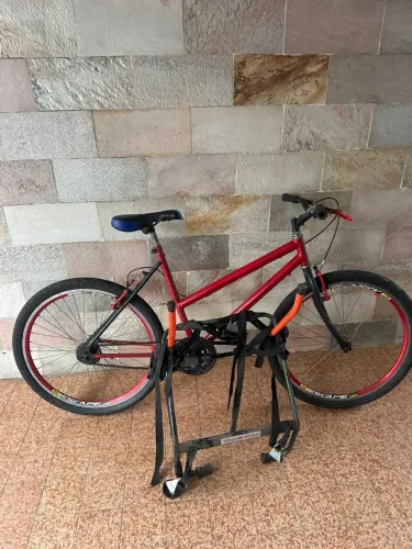 Vendo bicicleta e suporte