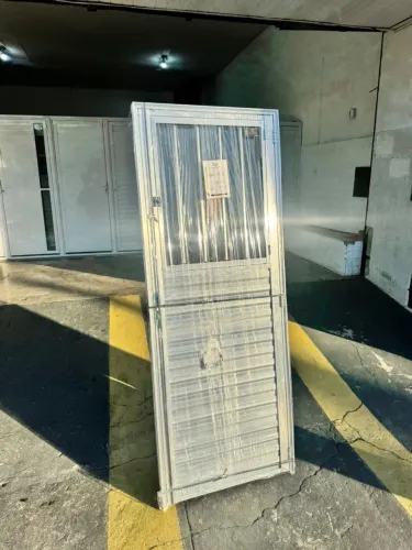 PORTA DE ALUMÍNIO COM VIDRO (SOCIAL) 80CM - PROMOÇÃO MES DO CONSUMIDOR