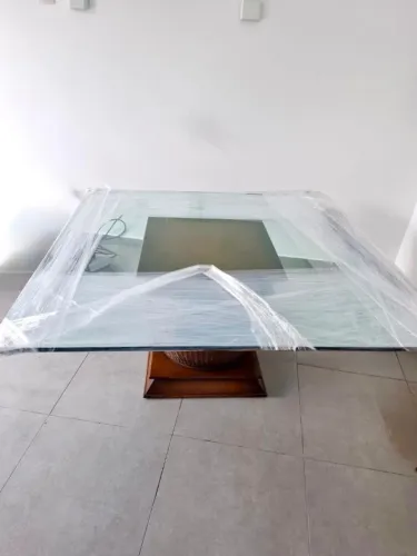 Mesa com tampo de Vidro Quadrado Sierra