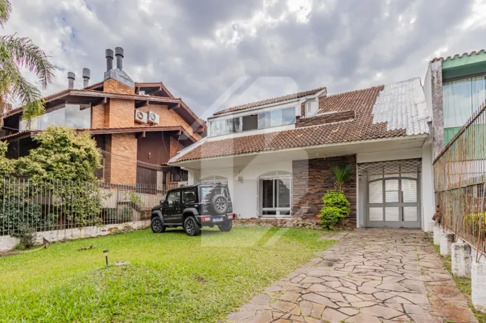 Casa com 337m2 , com 3 quartos no Cristal