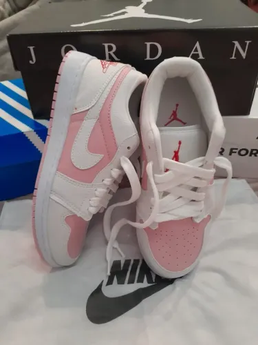 Tênis Jordan LOW Feminino