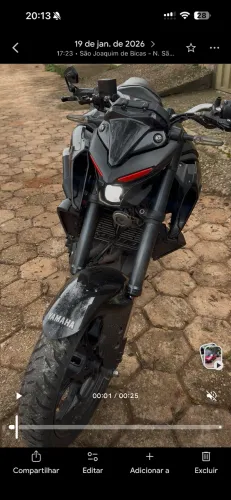Moto linda e sem detalhes !