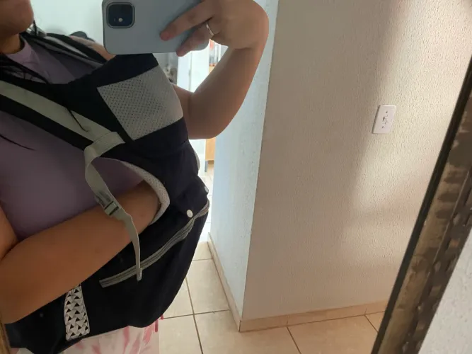 VENDE-SE CANGURU DE SEGURAR BEBÊ 