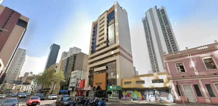 Sala Comercial no Centro de Curitiba - 44m² - Rua Visconde de Nácar - Galeria - R$159 mil