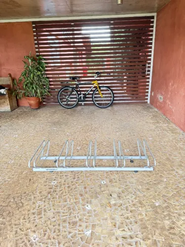Suporte de aço galvanizado para 5 bicicletas Altmayer