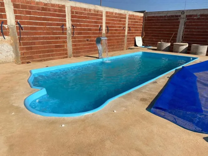 Piscina com 9 mts com instalação e casa d máquina 