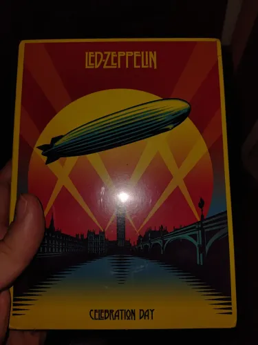 Dvd led zeppelin - celebration day - 2 cds + 1 dvd (lacrado)