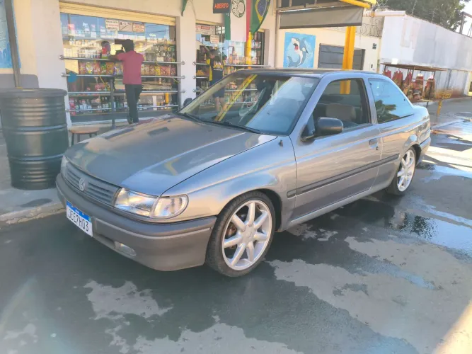 Volkswagen Logus GLI / GL 1.8 (álcool) 1995