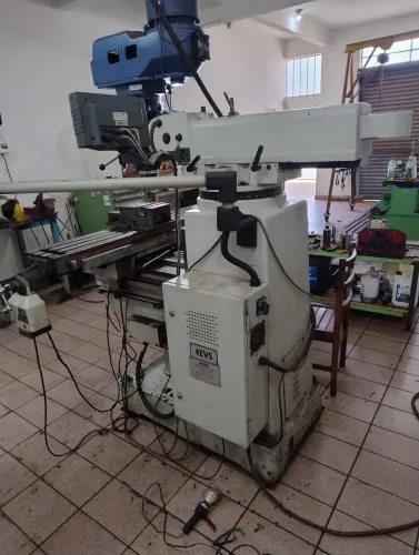Fresadora ferramenteira Cleber ISO 40