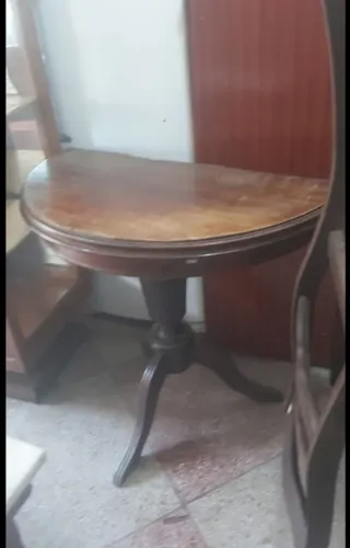 Mesa meia lua madeira mácica. 