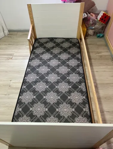Cama infantil montessoriana