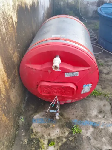 Vendo boilreservatório térmico) Heliotek 200 litros