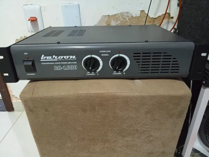Potência de som Baroon , BA 1800 300RMS