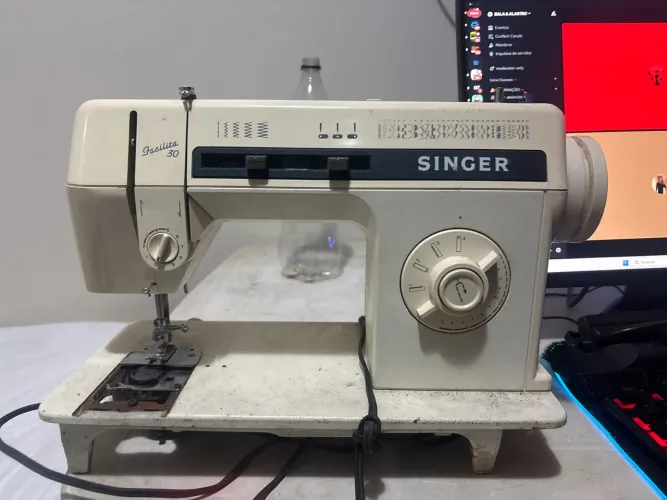 Máquina de costurar Singer