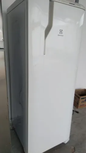 Vende-se geladeira ELECTROLUX FROST FREE